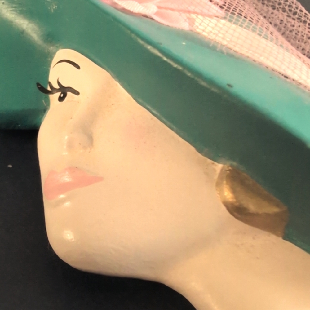 Vintage Ceramic Pin - Picture 2 of 3